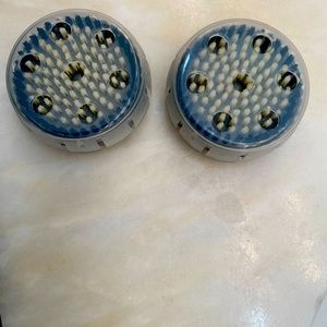 2 Clarisonic facial brushes
